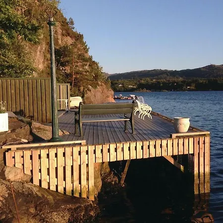 Two-bedroom In Straume * Straume (Hordaland)